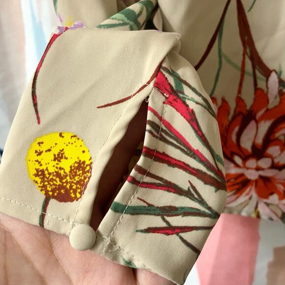 H&M Cream Floral Mock Neck Long Sleeve Blouse Size XS - Picture 6 of 13